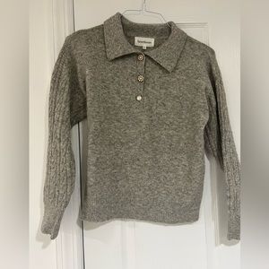 Heartloom sweater with pretty pearl buttons size XS